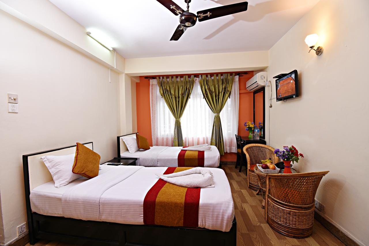 Hotel Pleasure Home Катманду Экстерьер фото