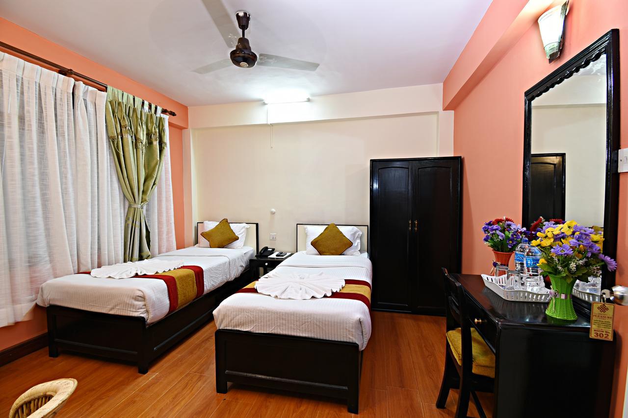 Hotel Pleasure Home Катманду Экстерьер фото