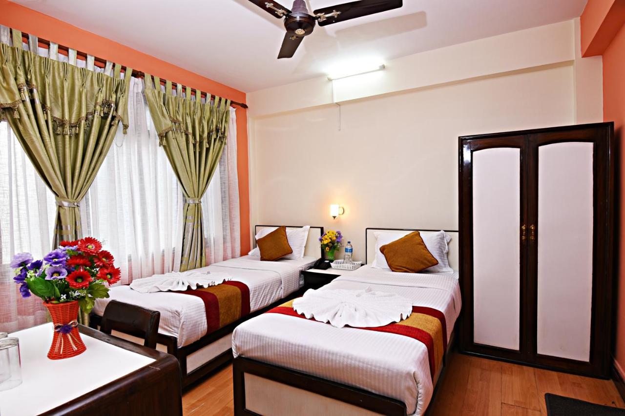 Hotel Pleasure Home Катманду Экстерьер фото