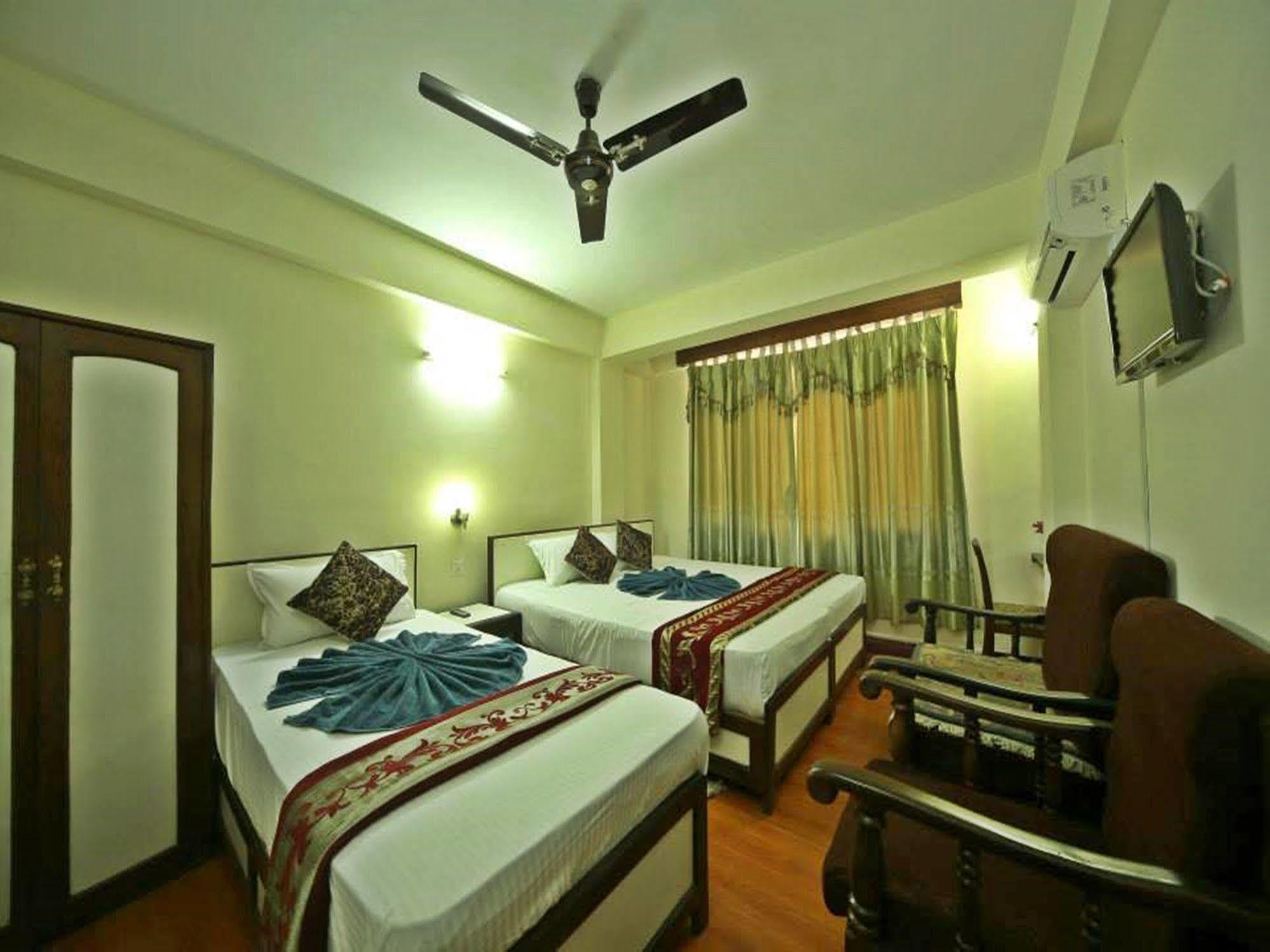 Hotel Pleasure Home Катманду Экстерьер фото