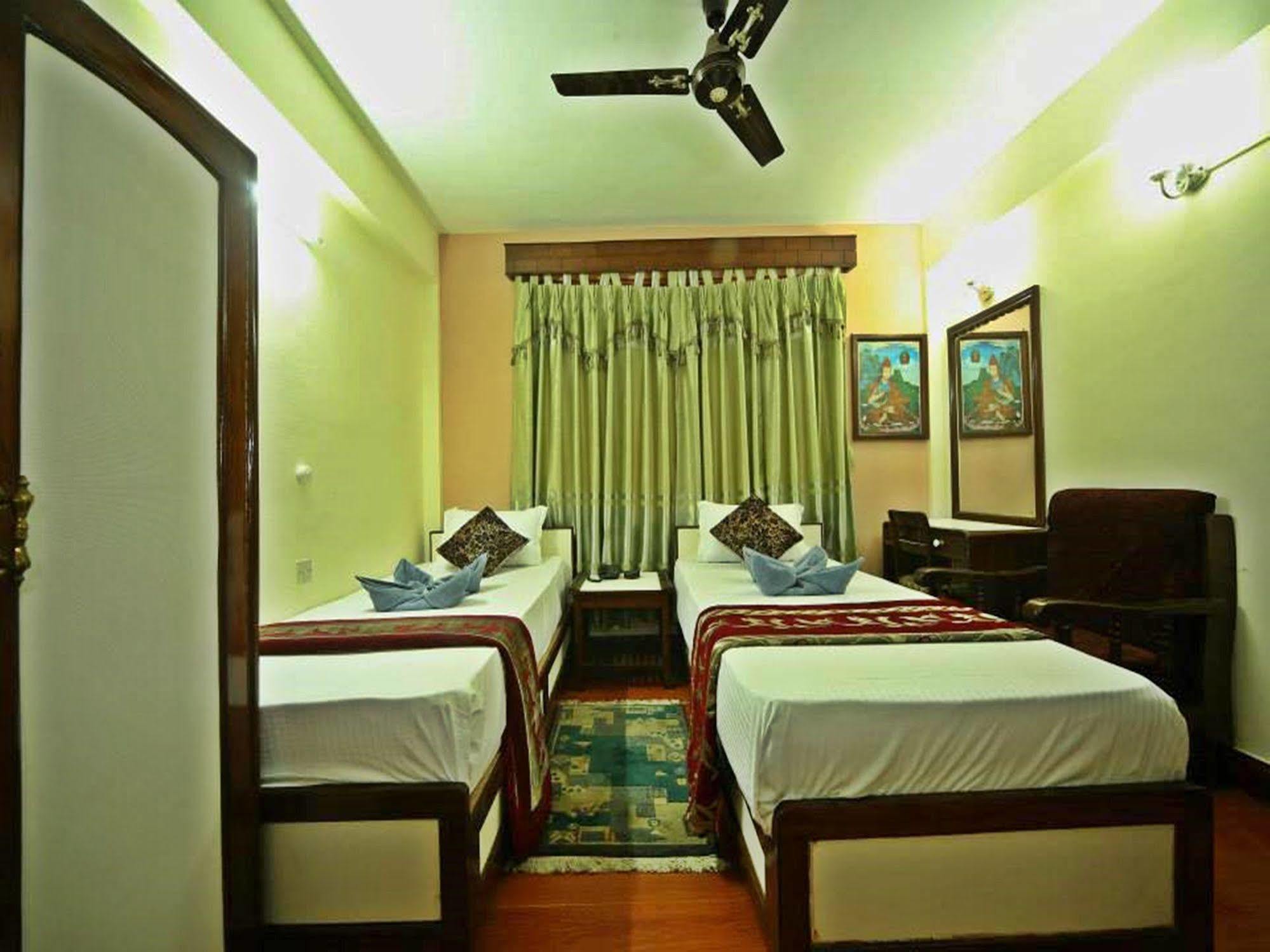 Hotel Pleasure Home Катманду Экстерьер фото