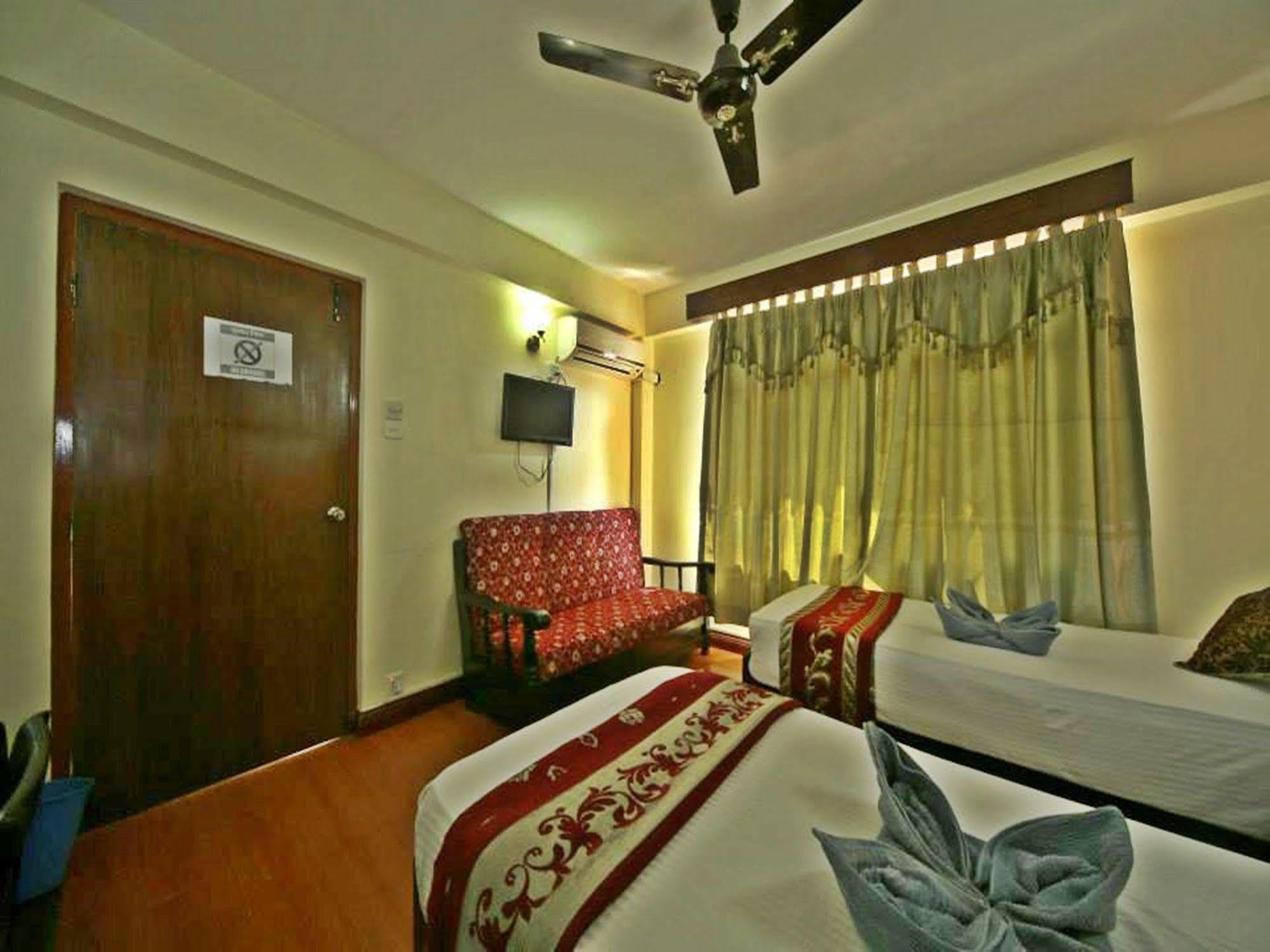 Hotel Pleasure Home Катманду Экстерьер фото
