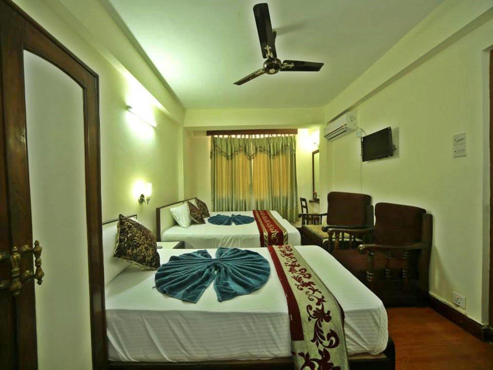 Hotel Pleasure Home Катманду Экстерьер фото